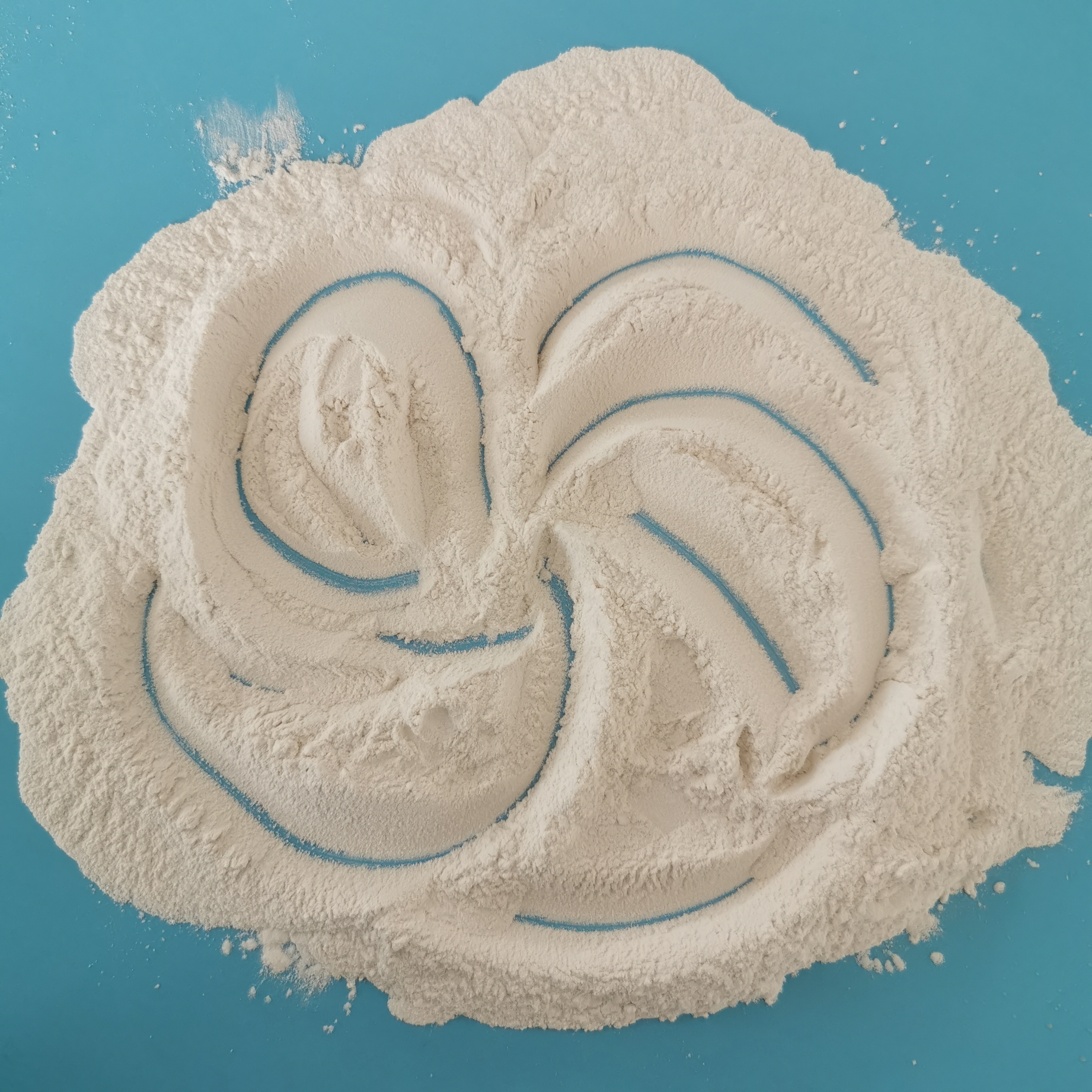 顆粒狀氯化鈣和粉末狀氯化鈣哪個(gè)吸水更快?